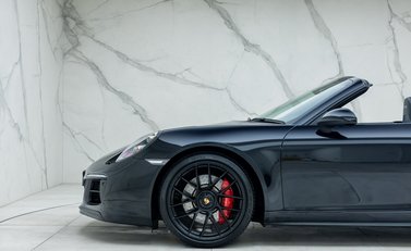 Porsche 911 Carrera GTS CABRIOLET (991.2) 34