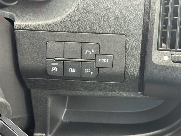 Citroen Relay MWB L2H2 [SOLD CR] Medium Roof Enterprise Air Con Nav Sensors EURO 6 NO VAT 23