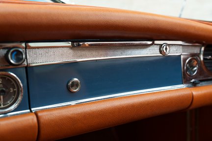 Mercedes-Benz SL Series 280 SL 19