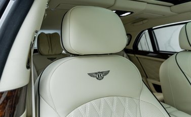 Bentley Mulsanne V8 SPEED 15