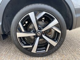 Nissan Qashqai 1.3 Qashqai N-Motion DiG-T 5dr 13