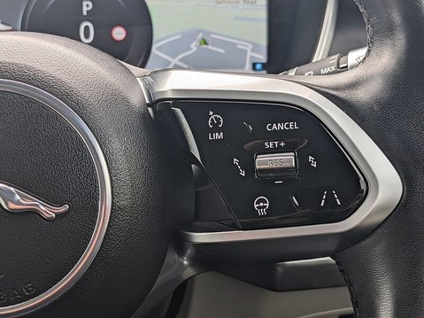 Jaguar I-Pace HSE 31