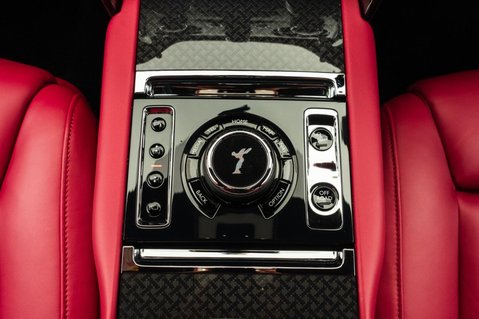 Rolls-Royce Cullinan 6.75 V12 Black Badge Auto 4WD Euro 6 5dr 39