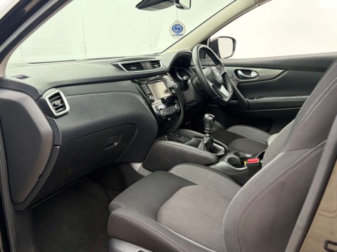 Nissan Qashqai 1.3 Qashqai N-Connecta DiG-T 5dr 54