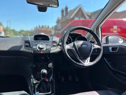 Ford Fiesta TITANIUM 13