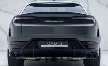 Lamborghini Urus SE 8