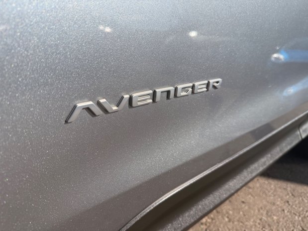 Jeep Avenger SUMMIT 9