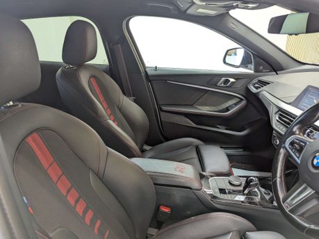 BMW 1 Series 2.0 128ti Auto 5dr 29