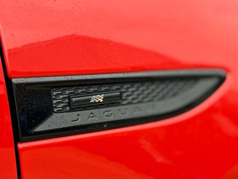 Jaguar E-Pace 2.0 E-Pace Chequered Flag D AWD Auto 4WD 5dr 15