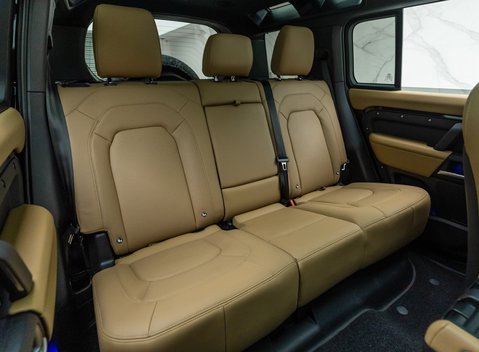 Land Rover Defender 110 D250 X-DYNAMIC HSE 17