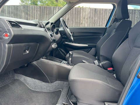 Suzuki Swift SZ5 DUALJET ALLGRIP MHEV 3