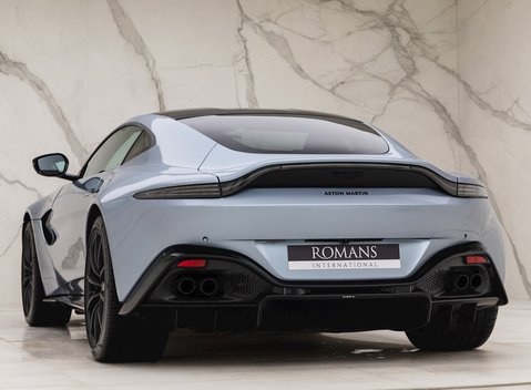 Aston Martin V8 Vantage 3