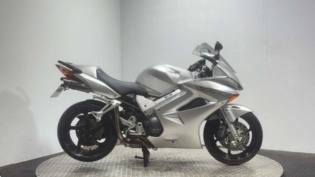 Honda VFR 2001 VTEC ONLY 19K NEW MOT SERVICED SPORTS EXHAUST 800CC 1