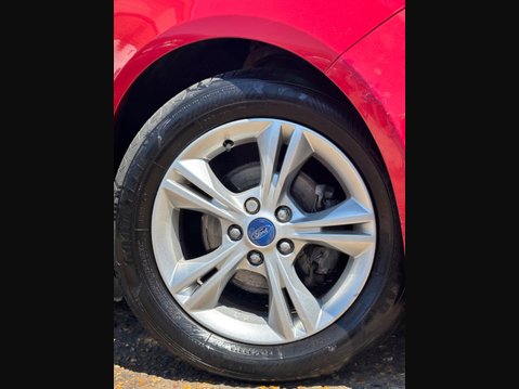 Ford Focus 1.0T EcoBoost Zetec Euro 5 (s/s) 5dr 3