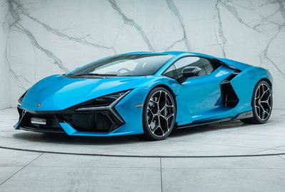 Lamborghini Revuelto 