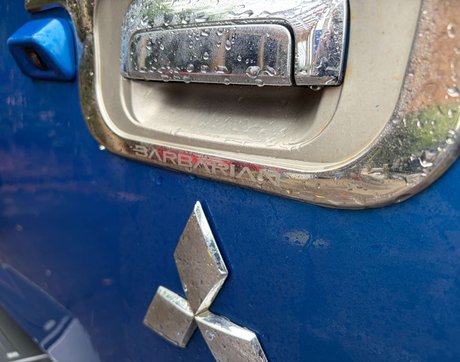 Mitsubishi L200 2.4 L200 Barbarian DI-D Auto 4WD 18