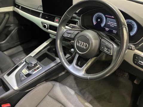 Audi A4 2.0 TDI 30 Technik S Tronic Euro 6 (s/s) 5dr 3