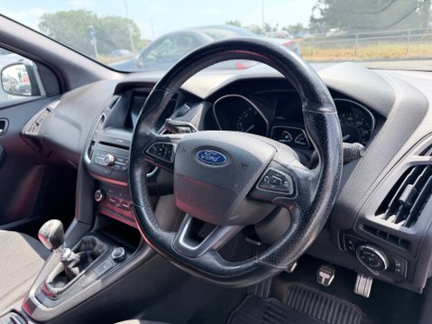 Ford Focus 1.5 ST-LINE TDCI 10