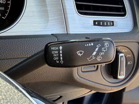 Volkswagen Golf MATCH EDITION TDI BMT DSG 14