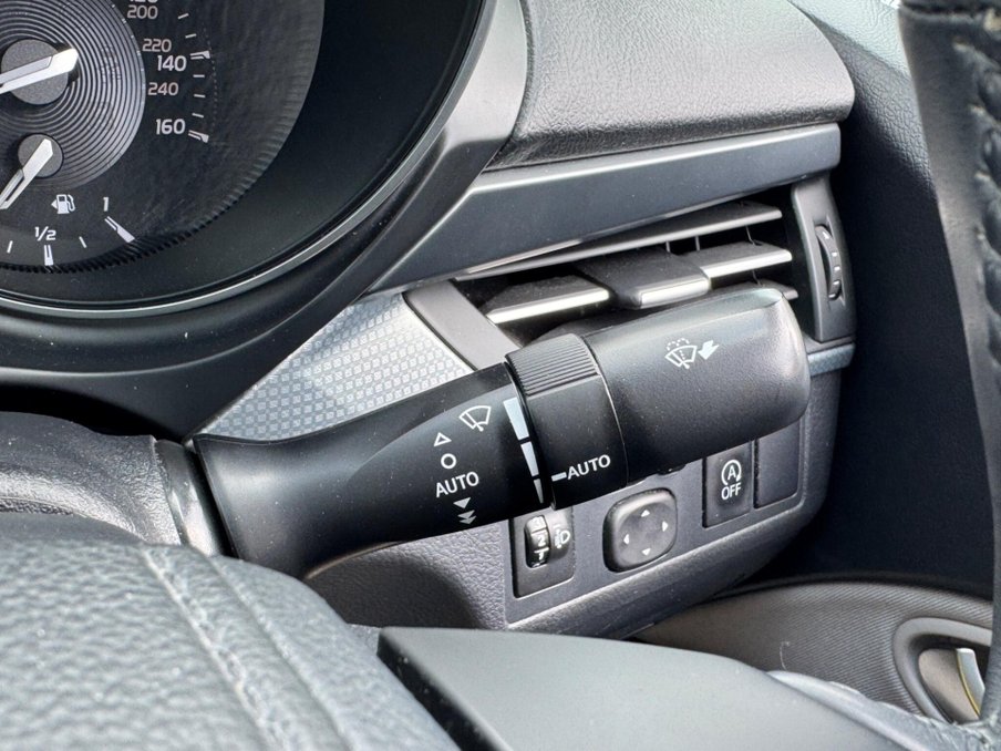 2016 Toyota Avensis — image 25