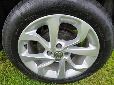 Vauxhall Corsa 1.4i ecoTEC Sport Euro 6 3dr 31