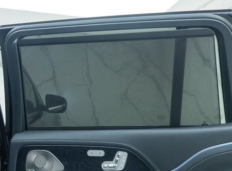 Mercedes-Benz GLS 600 Maybach 32