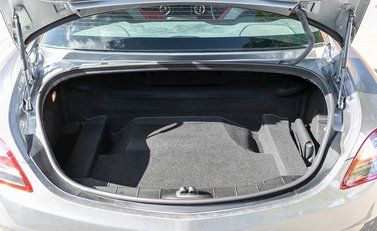 Mercedes-Benz SLS AMG 28