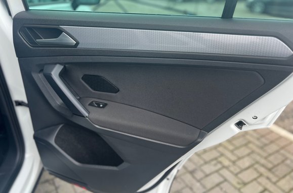 Volkswagen Tiguan LIFE 1.5 TSI DSG AUTOMATIC 23