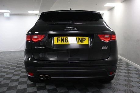Jaguar F-Pace PORTFOLIO AWD 8