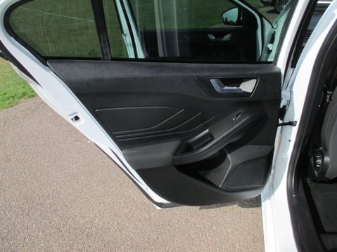 Ford Focus 1.0T EcoBoost ST-Line Euro 6 (s/s) 5dr 50