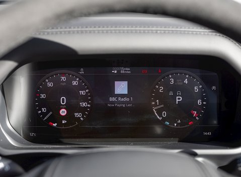 Land Rover Defender 110 V8 19