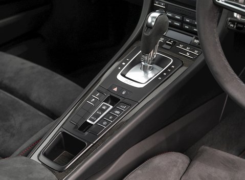 Porsche 911 Carrera 4 GTS (991.2) 21