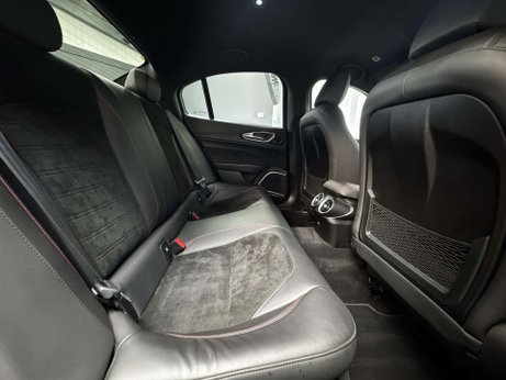 Alfa Romeo Giulia 2.9 V6 Bi-Turbo Quadrifoglio Saloon 4dr Petrol Auto Euro 6 (s/s) (510 ps) 20