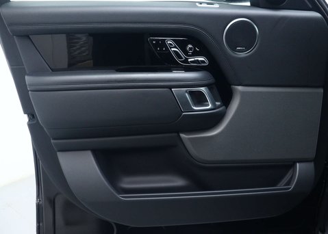 Land Rover Range Rover 3.0 Range Rover Vogue SDV6 Auto 4WD 5dr 62