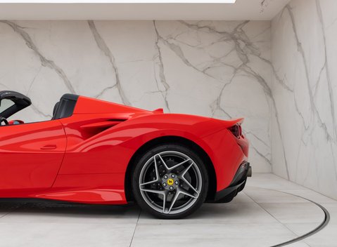 Ferrari F8 Spider 32
