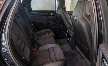 Porsche Cayenne GTS 10