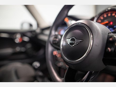 Mini Hatch 2.0 Cooper S Euro 6 (s/s) 3dr 20