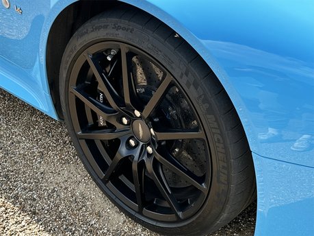 Aston Martin Vantage S V12 43