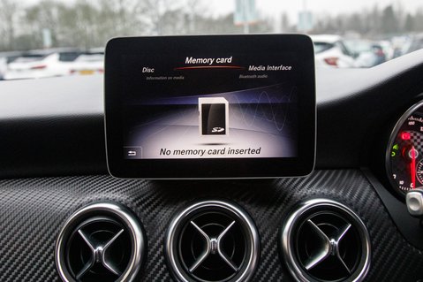 Mercedes-Benz A Class A 200 AMG LINE PREMIUM PLUS 26