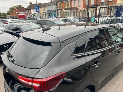 Vauxhall Grandland X 1.2 Turbo SE Auto Euro 6 (s/s) 5dr 16