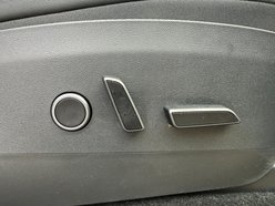 Tesla Model Y (Dual Motor) Long Range SUV 5dr Electric Auto 4WDE (384 bhp) 33