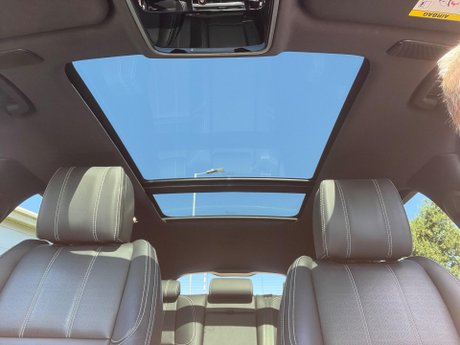Land Rover Range Rover Velar 2.0 D200 MHEV R-Dynamic HSE Auto 4WD Euro 6 (s/s) 5dr 21