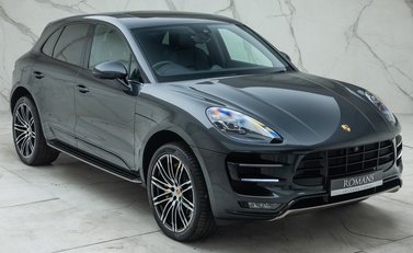 Porsche Macan TURBO 11