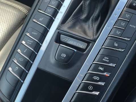 Porsche Macan 3.6T V6 Turbo SUV 5dr Petrol PDK 4WD Euro 6 (s/s) (400 ps) 52