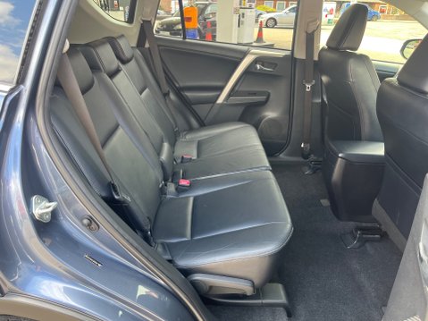 Toyota Rav 4 D-4D INVINCIBLE 8