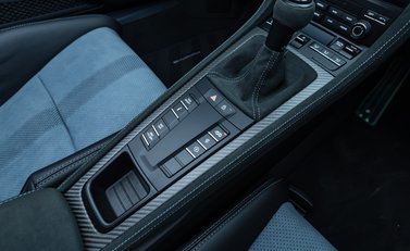 Porsche 718 SPYDER RS PDK 21