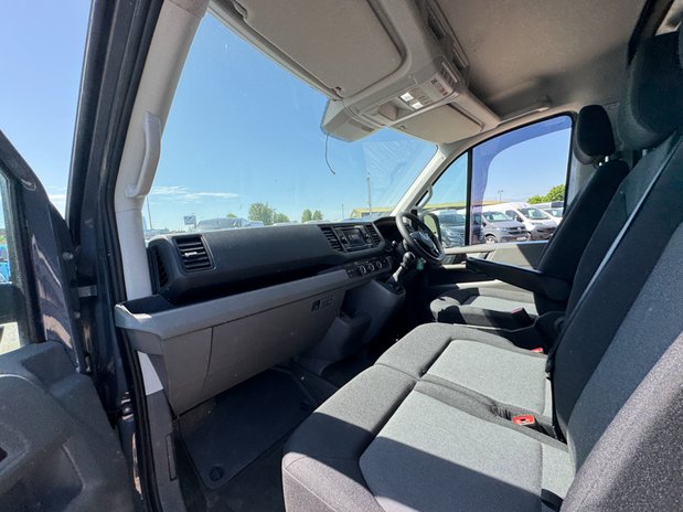 Volkswagen Crafter MWB L2H2 [SOLD MT] Low Roof Trendline Cr35 Air Con Alloys Sensors EURO 6 13