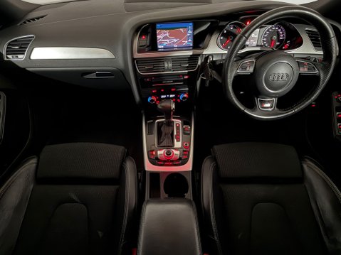Audi A4 AVANT TDI S LINE START/STOP 11