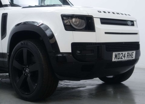 Land Rover Defender 3.0 Defender X-Dynamic HSE D MHEV A 4WD 5dr 13