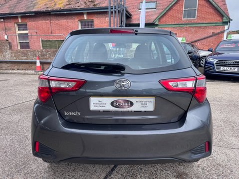 Toyota Yaris VVT-I ICON 9